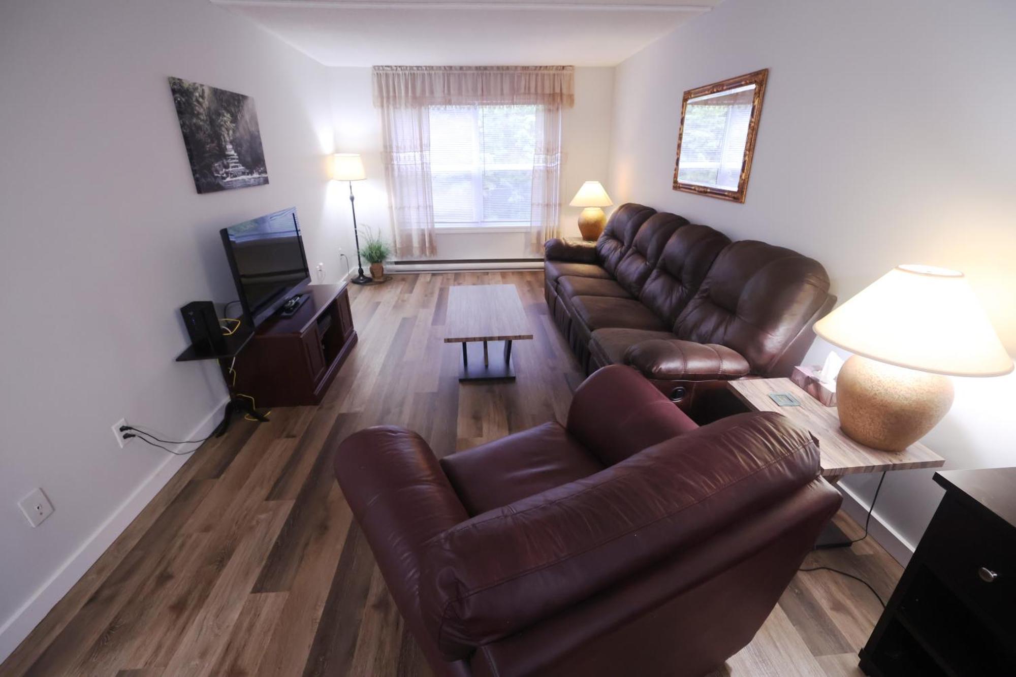 Paris Plaza Appartement Elliot Lake Buitenkant foto